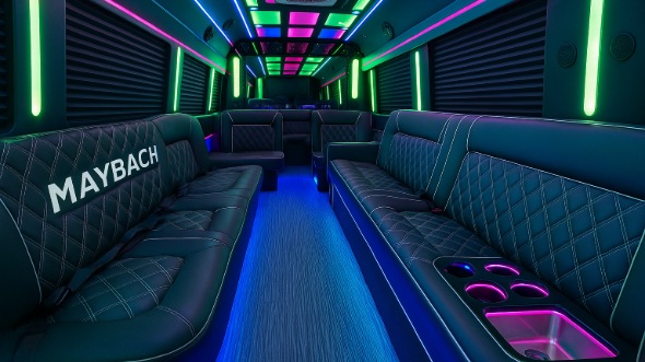 richardson 20 passenger party bus
